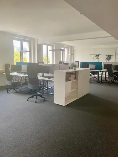 New-Work-Büro der hagel IT in Hamburg: offene Lounge zum Arbeiten und Austauschen